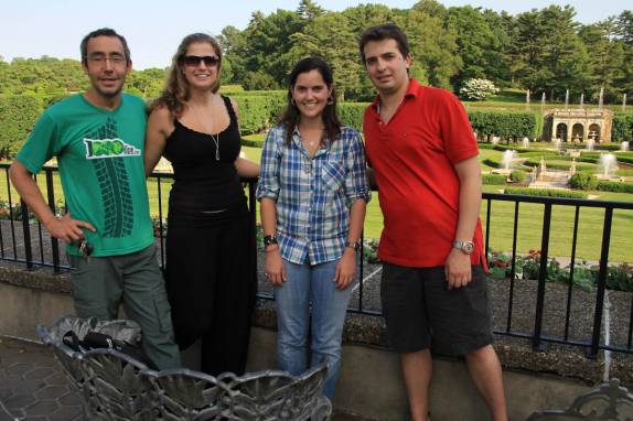 Com a Tete e o Oscar no Longwood Gardens, na Pennsylvania - Estados Unidos (foto do Oscar, do mauoscar.com)